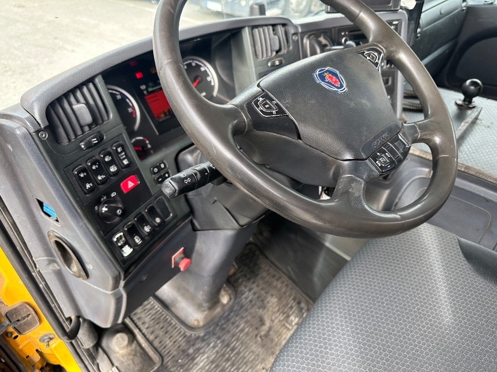 Lease a Scania P370 6x2*4  Scania P370 6x2*4: picture 13
