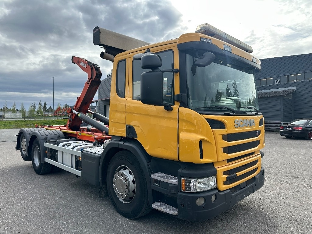 Scania P370 6x2*4 - Hook lift truck: picture 2 Scania P370 6x2*4 - Hook lift truck: picture 2