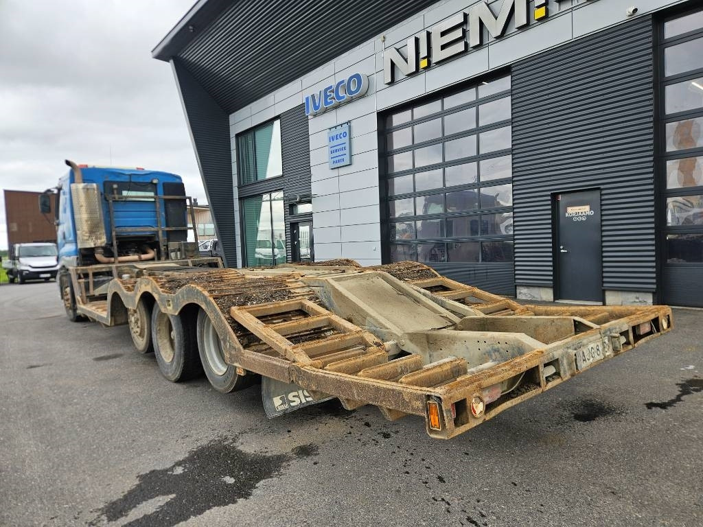 Sisu E12 8x2 - Timber truck: picture 4 Sisu E12 8x2 - Timber truck: picture 4