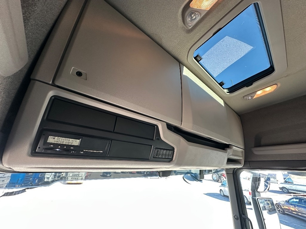 Lease a Scania R 500 6X2  Scania R 500 6X2: picture 16
