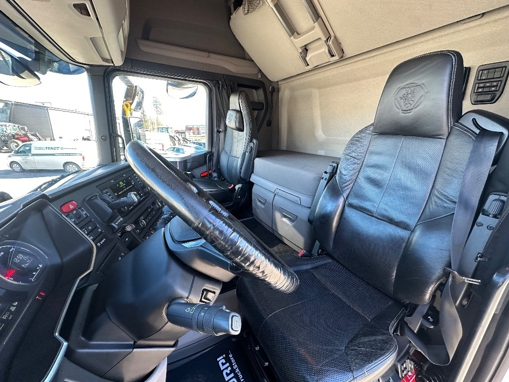Lease a Scania R 500 6X2  Scania R 500 6X2: picture 14