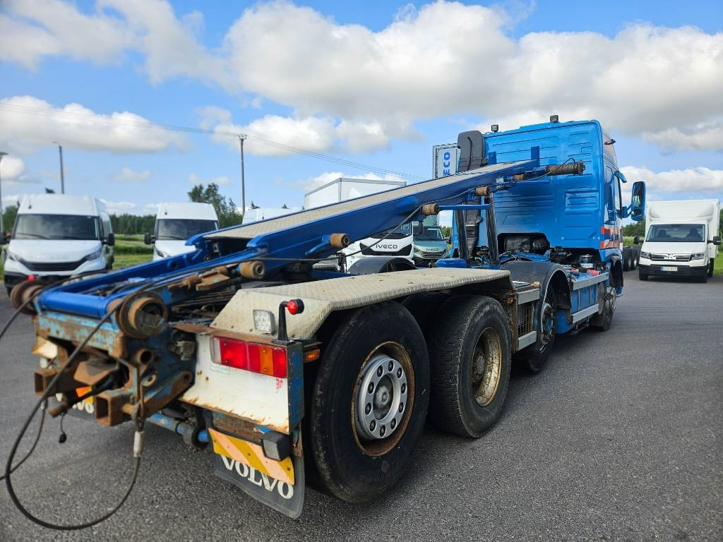 Volvo FM12 420 8x2 - Skip loader truck: picture 4 Volvo FM12 420 8x2 - Skip loader truck: picture 4