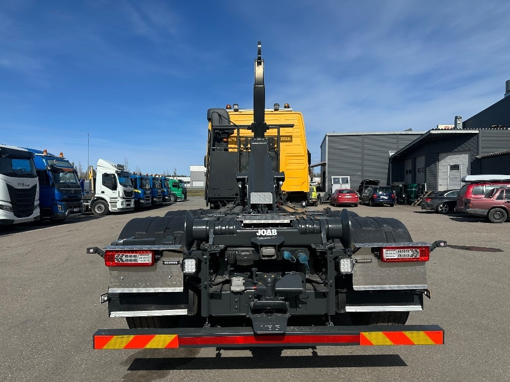 Hook lift truck Volvo FMX 510: picture 6