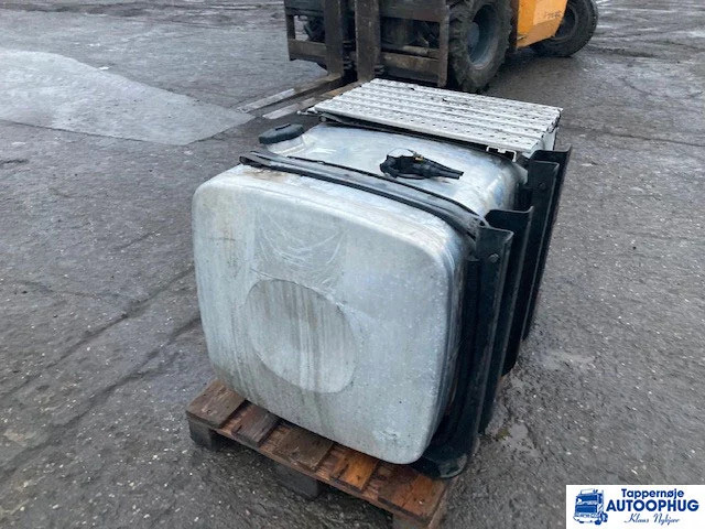 MAN Diesel tank 460 liter MAN 81.12201-5933 - Fuel tank for Truck: picture 3 MAN Diesel tank 460 liter MAN 81.12201-5933 - Fuel tank for Truck: picture 3
