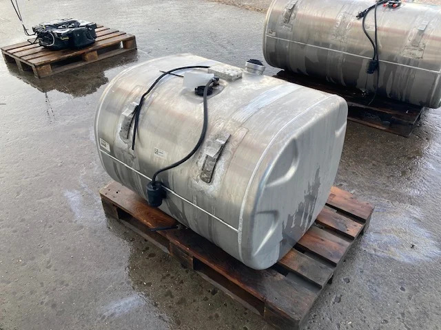 Scania Diesel tank – Scania 2713470 - Fuel tank for Truck: picture 3 Scania Diesel tank – Scania 2713470 - Fuel tank for Truck: picture 3