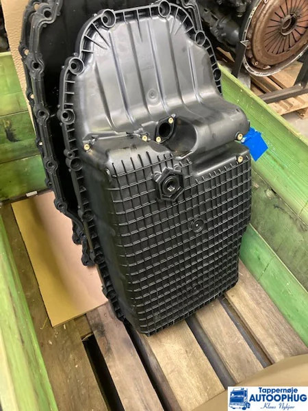 Scania Oil sump P/N: 2840476 - Engine and parts for Truck: picture 1 Scania Oil sump P/N: 2840476 - Engine and parts for Truck: picture 1