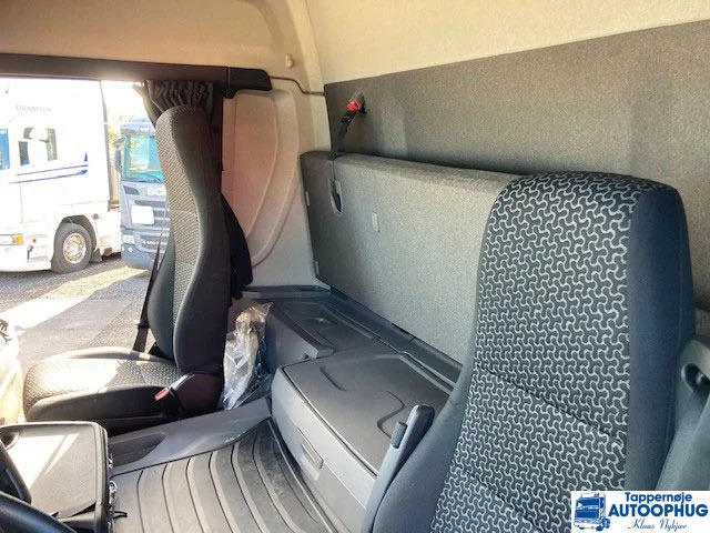 Box truck Scania P280 4×2 Box: picture 8