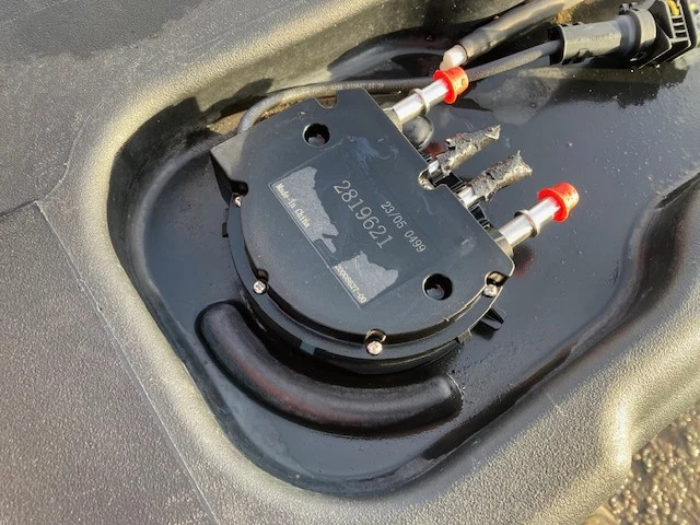 Scania Reductant pick-up unit – Scania 2819621 - Electrical system for Truck: picture 1 Scania Reductant pick-up unit – Scania 2819621 - Electrical system for Truck: picture 1