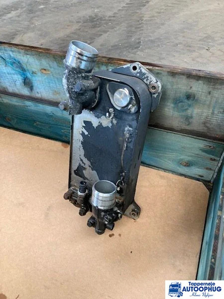 Scania Retarder køler Scania 2114175 - Gearbox and parts for Truck: picture 2 Scania Retarder køler Scania 2114175 - Gearbox and parts for Truck: picture 2