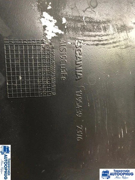 Scania bundkar / Oil sump P/N: 1795439 – 1412832 - Engine and parts for Truck: picture 2 Scania bundkar / Oil sump P/N: 1795439 – 1412832 - Engine and parts for Truck: picture 2