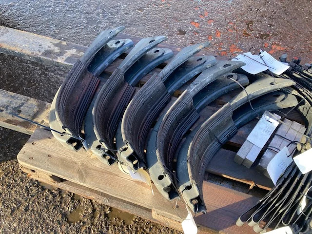 Scania Fuel tank bracket – Scania 2630362 - Spare parts for Truck: picture 1 Scania Fuel tank bracket – Scania 2630362 - Spare parts for Truck: picture 1