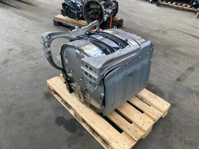 Volvo Exhaust – Volvo 23532362 - Muffler/ Exhaust system for Truck: picture 4 Volvo Exhaust – Volvo 23532362 - Muffler/ Exhaust system for Truck: picture 4