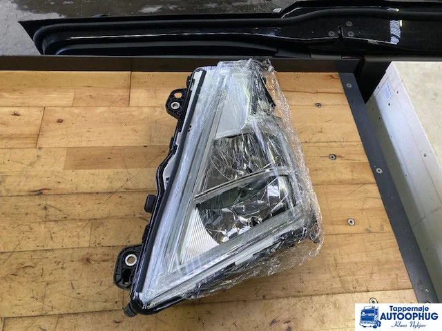 Volvo Headlamp LH – Volvo 23752664 - Electrical system for Truck: picture 1 Volvo Headlamp LH – Volvo 23752664 - Electrical system for Truck: picture 1