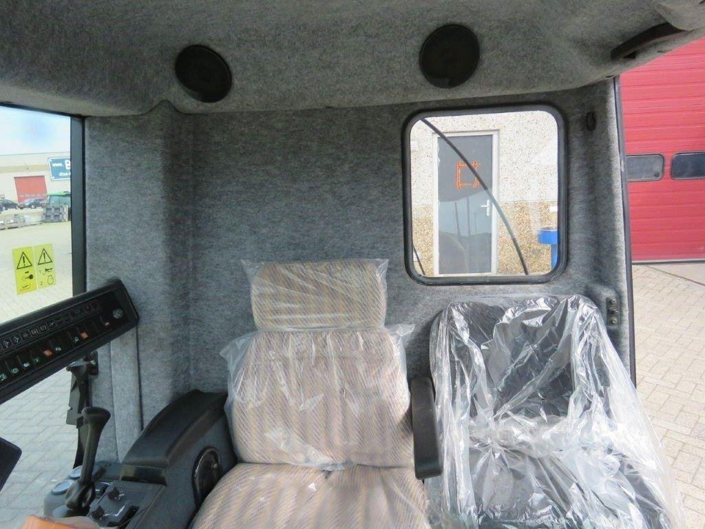 New Cab for Agricultural machinery CNH Cabine - New Holland TX: picture 33 New Cab for Agricultural machinery CNH Cabine - New Holland TX: picture 33