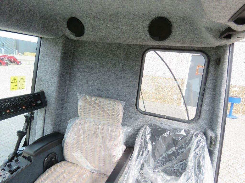 New Cab for Agricultural machinery CNH Cabine - New Holland TX: picture 32 New Cab for Agricultural machinery CNH Cabine - New Holland TX: picture 32