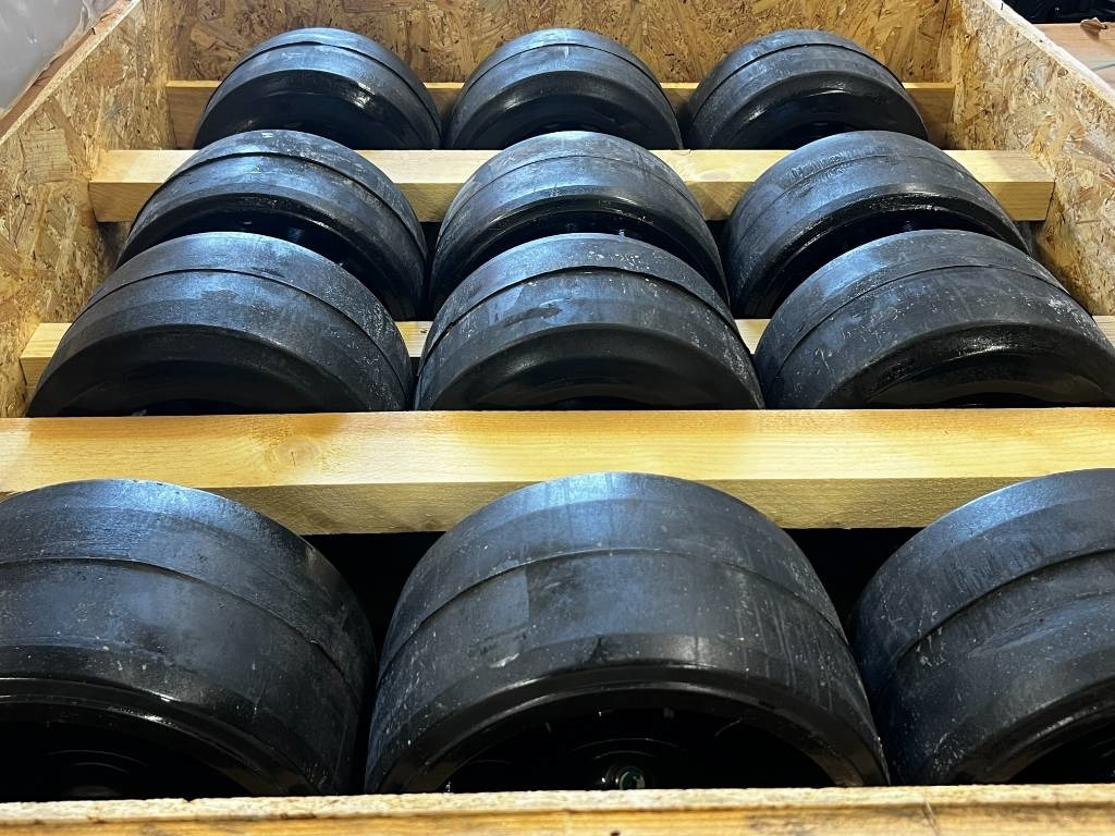 CNH Track rollers for tracks - CNH - Quadtrac/Steiger - Tire for Agricultural machinery: picture 3 CNH Track rollers for tracks - CNH - Quadtrac/Steiger - Tire for Agricultural machinery: picture 3