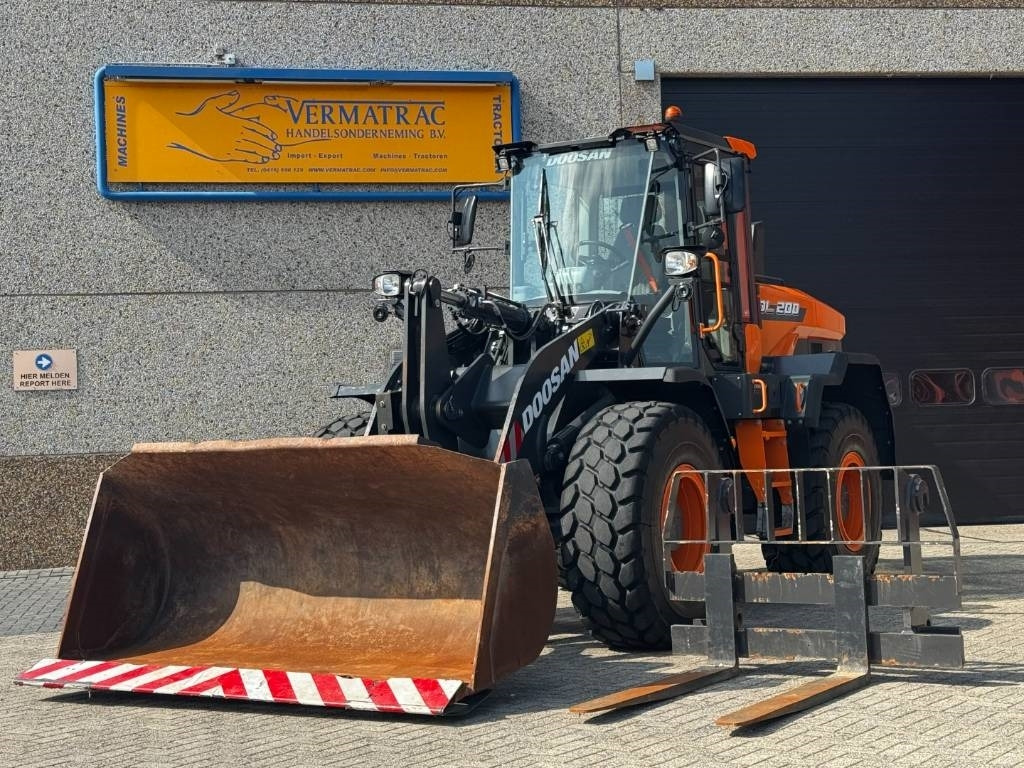 Doosan DEVELON /DL200-7, central lubrication, 2022 - Skid steer loader: picture 2 Doosan DEVELON /DL200-7, central lubrication, 2022 - Skid steer loader: picture 2