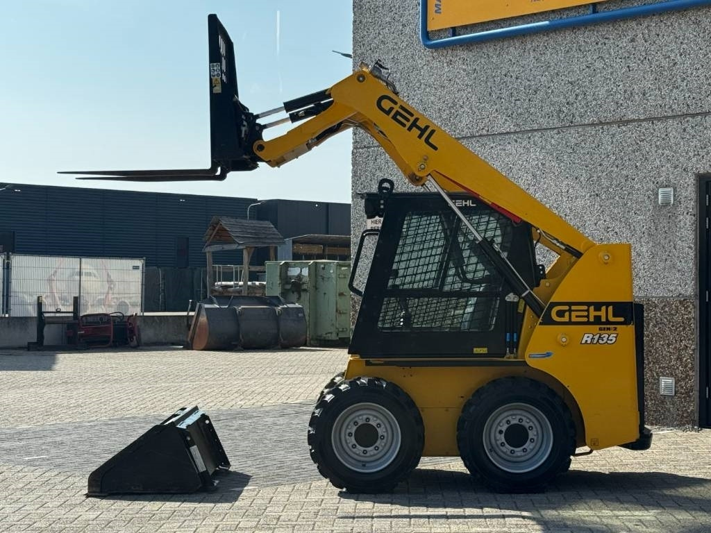 Gehl R135 / Mantitou 1350R, 2022, 115 hours!  - Mini excavator: picture 2 Gehl R135 / Mantitou 1350R, 2022, 115 hours!  - Mini excavator: picture 2
