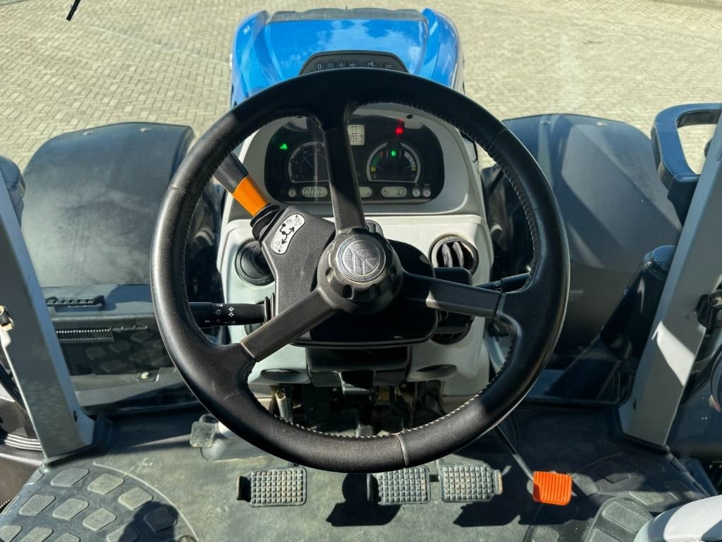 Farm tractor New Holland T7.245 Auto Command, GPS complete, frontlinkage: picture 26 Farm tractor New Holland T7.245 Auto Command, GPS complete, frontlinkage: picture 26
