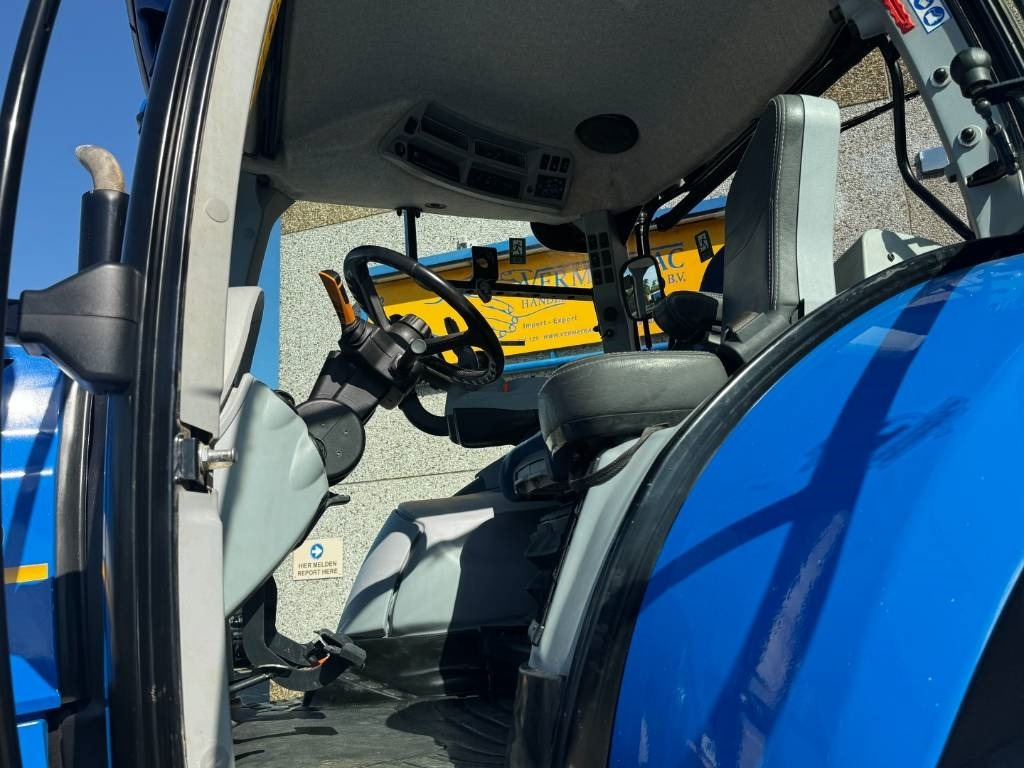 Farm tractor New Holland T7.245 Auto Command, GPS complete, frontlinkage: picture 18 Farm tractor New Holland T7.245 Auto Command, GPS complete, frontlinkage: picture 18