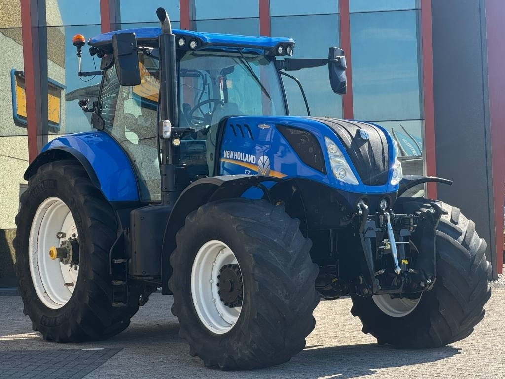 Farm tractor New Holland T7.245 Auto Command, GPS complete, frontlinkage: picture 8 Farm tractor New Holland T7.245 Auto Command, GPS complete, frontlinkage: picture 8