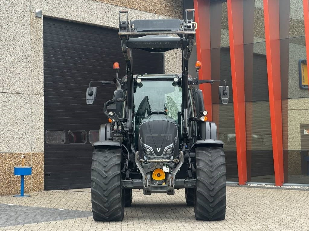 Valtra Frontlinkage + PTO, Frontloader, 3846 hours!! - Farm tractor: picture 5 Valtra Frontlinkage + PTO, Frontloader, 3846 hours!! - Farm tractor: picture 5