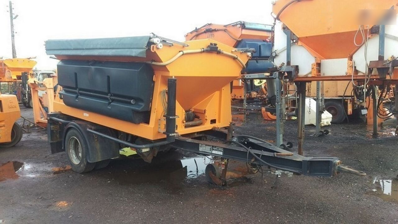 Schmidt Przyczepka 3,5m3 - Sand/ Salt spreader: picture 4 Schmidt Przyczepka 3,5m3 - Sand/ Salt spreader: picture 4