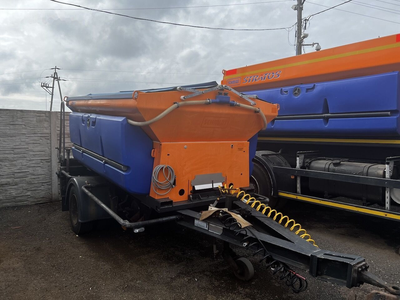 Schmidt Przyczepka 3,5m3 - Sand/ Salt spreader: picture 2 Schmidt Przyczepka 3,5m3 - Sand/ Salt spreader: picture 2
