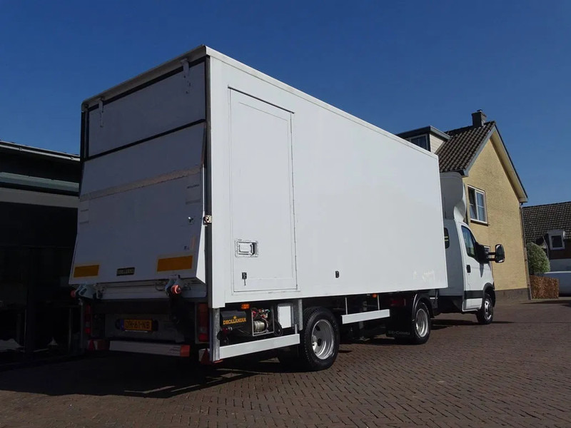 Iveco Daily 35C17 Be combinatie be trekker podium oplegger 3080 KG laadvm. 1.5 Ton Laadklep - Tractor unit: picture 2 Iveco Daily 35C17 Be combinatie be trekker podium oplegger 3080 KG laadvm. 1.5 Ton Laadklep - Tractor unit: picture 2