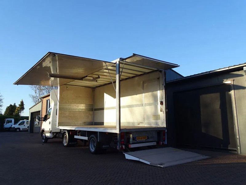 Iveco Daily 35C17 Be combinatie be trekker podium oplegger 3080 KG laadvm. 1.5 Ton Laadklep - Tractor unit: picture 4 Iveco Daily 35C17 Be combinatie be trekker podium oplegger 3080 KG laadvm. 1.5 Ton Laadklep - Tractor unit: picture 4