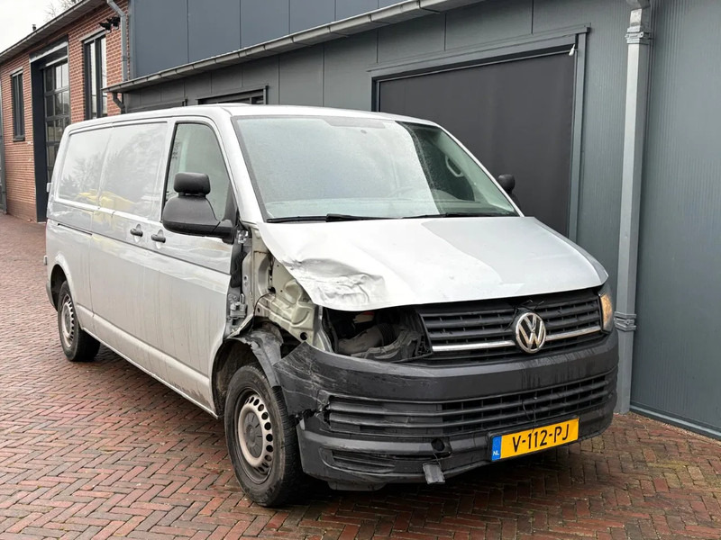 Volkswagen Transporter Lichte Schade 2.0 tdi L2 Carplay PDC boekjes Carpas - Small van: picture 1 Volkswagen Transporter Lichte Schade 2.0 tdi L2 Carplay PDC boekjes Carpas - Small van: picture 1