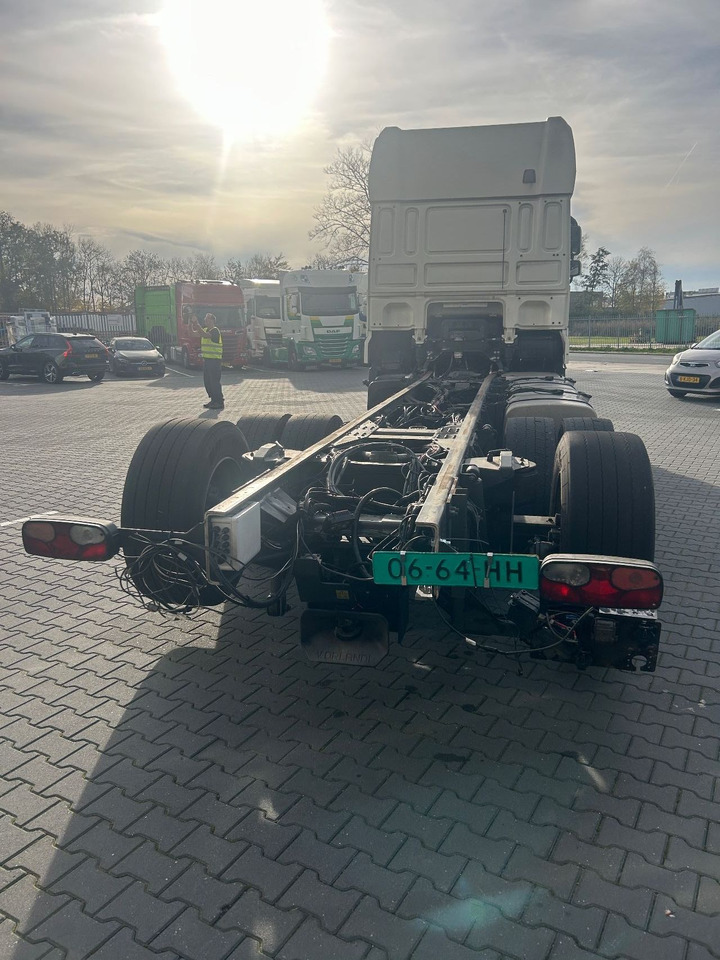 DAF XF 530 XF530 Super Space Cab FAR - Cab chassis truck: picture 4 DAF XF 530 XF530 Super Space Cab FAR - Cab chassis truck: picture 4