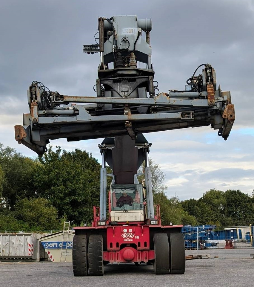 CVS Ferrari F377.5 PB - Reach stacker: picture 4 CVS Ferrari F377.5 PB - Reach stacker: picture 4