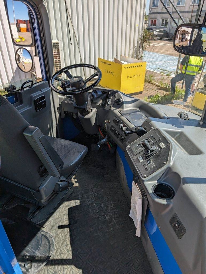 Terminal tractor Kalmar T2: picture 6