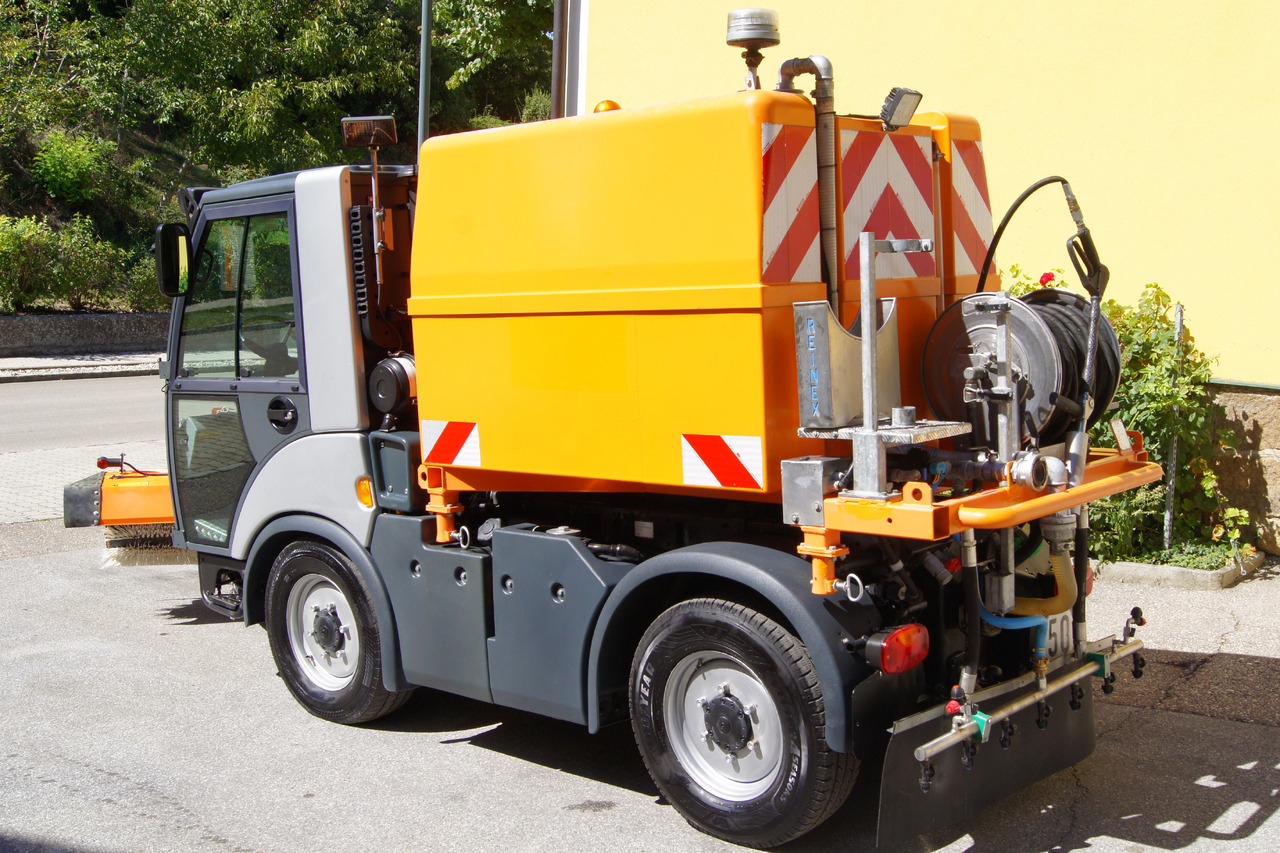 MULTICAR TREMO X56 Carrier CS/4x4/Euro 5/Besen/Wasserfass - Road sweeper: picture 3 MULTICAR TREMO X56 Carrier CS/4x4/Euro 5/Besen/Wasserfass - Road sweeper: picture 3