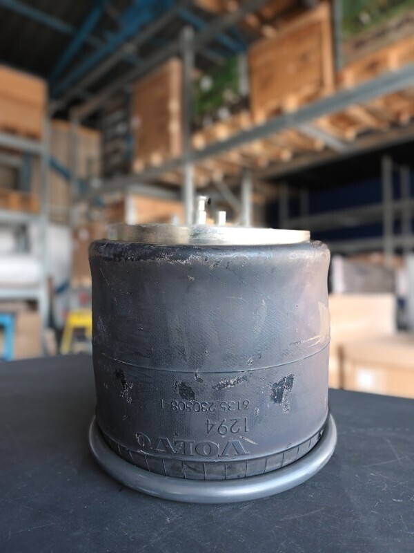 VOLVO AIR SPRING 22025552 - Air suspension for Truck: picture 1 VOLVO AIR SPRING 22025552 - Air suspension for Truck: picture 1