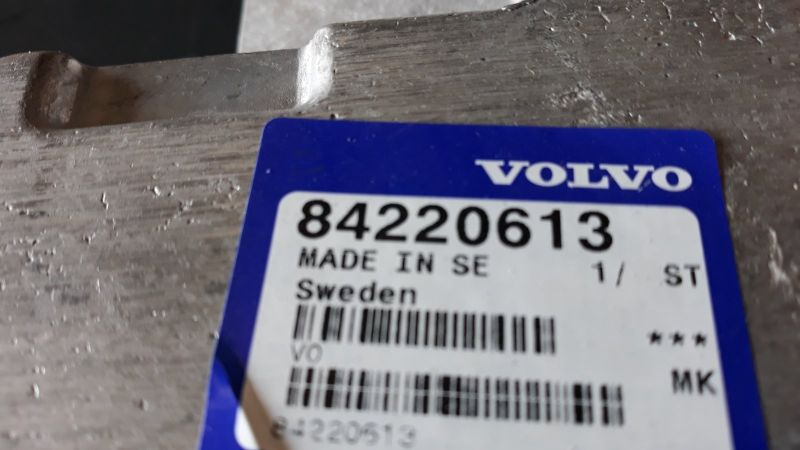 VOLVO FOOT PLATE 84220613 - Footstep for Truck: picture 2 VOLVO FOOT PLATE 84220613 - Footstep for Truck: picture 2
