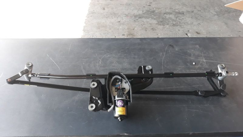 VOLVO WINDSCREEN WIPER 84528482 - Wiper for Truck: picture 2 VOLVO WINDSCREEN WIPER 84528482 - Wiper for Truck: picture 2