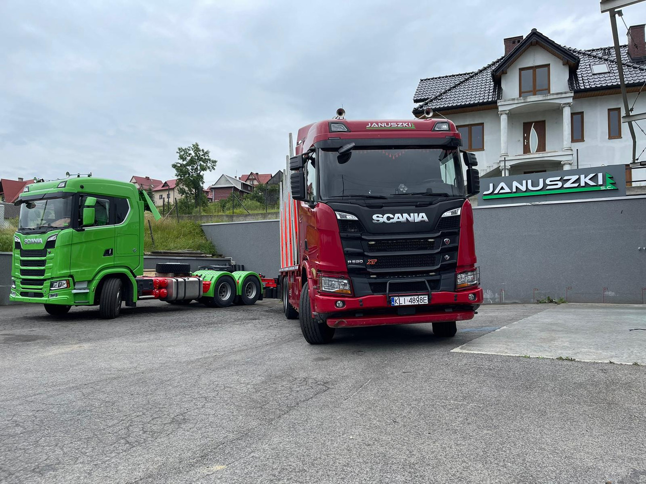 SCANIA R520 XT - Timber truck: picture 1 SCANIA R520 XT - Timber truck: picture 1
