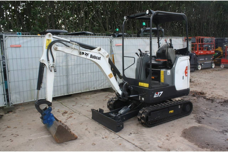 Bobcat E17 - Mini excavator: picture 2 Bobcat E17 - Mini excavator: picture 2