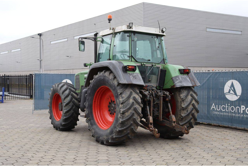Fendt Favorit 824 - Farm tractor: picture 4 Fendt Favorit 824 - Farm tractor: picture 4