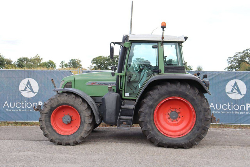 Fendt Vario Favorit 716 - Farm tractor: picture 2 Fendt Vario Favorit 716 - Farm tractor: picture 2