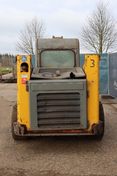 Gehl R220 - Wheel loader: picture 4 Gehl R220 - Wheel loader: picture 4