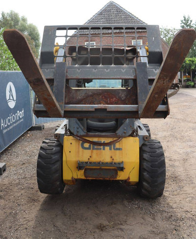 Wheel loader Gehl R260: picture 8