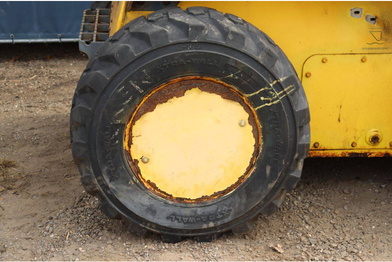 Wheel loader Gehl R260: picture 15