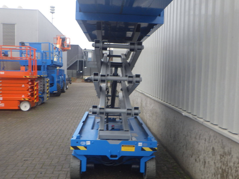 New Scissor lift Genie GS-2646: picture 8