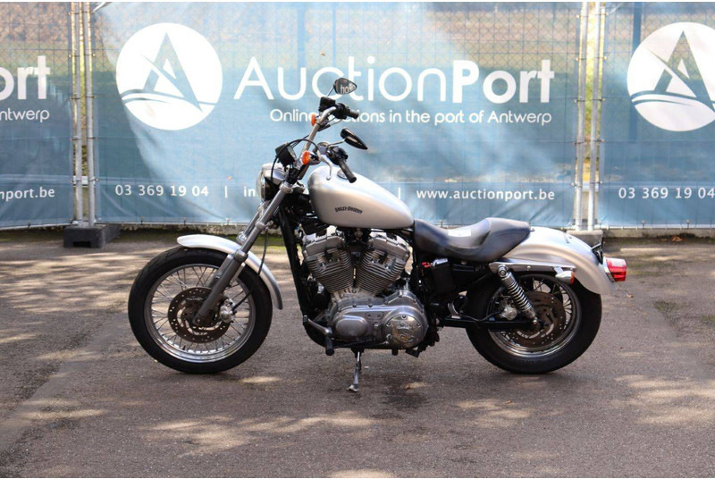 Harley-Davidson Sportster XL 883 Roadster - Motorcycle: picture 2 Harley-Davidson Sportster XL 883 Roadster - Motorcycle: picture 2