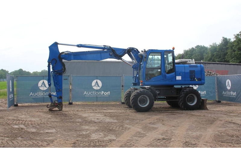 Hitachi ZX170W-3 - Wheel excavator: picture 1 Hitachi ZX170W-3 - Wheel excavator: picture 1