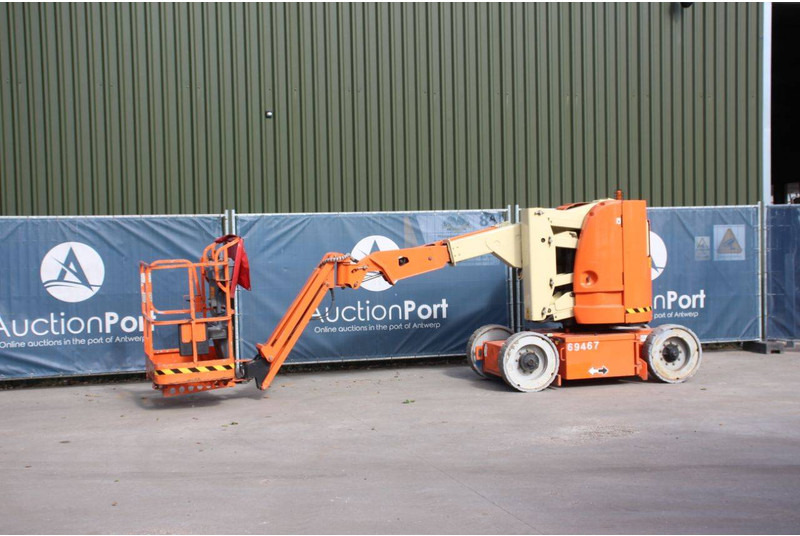 JLG E300AJP - Articulated boom: picture 1 JLG E300AJP - Articulated boom: picture 1