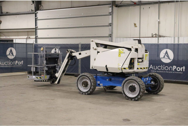 JLG H340AJ 4 WD - Articulated boom: picture 4 JLG H340AJ 4 WD - Articulated boom: picture 4